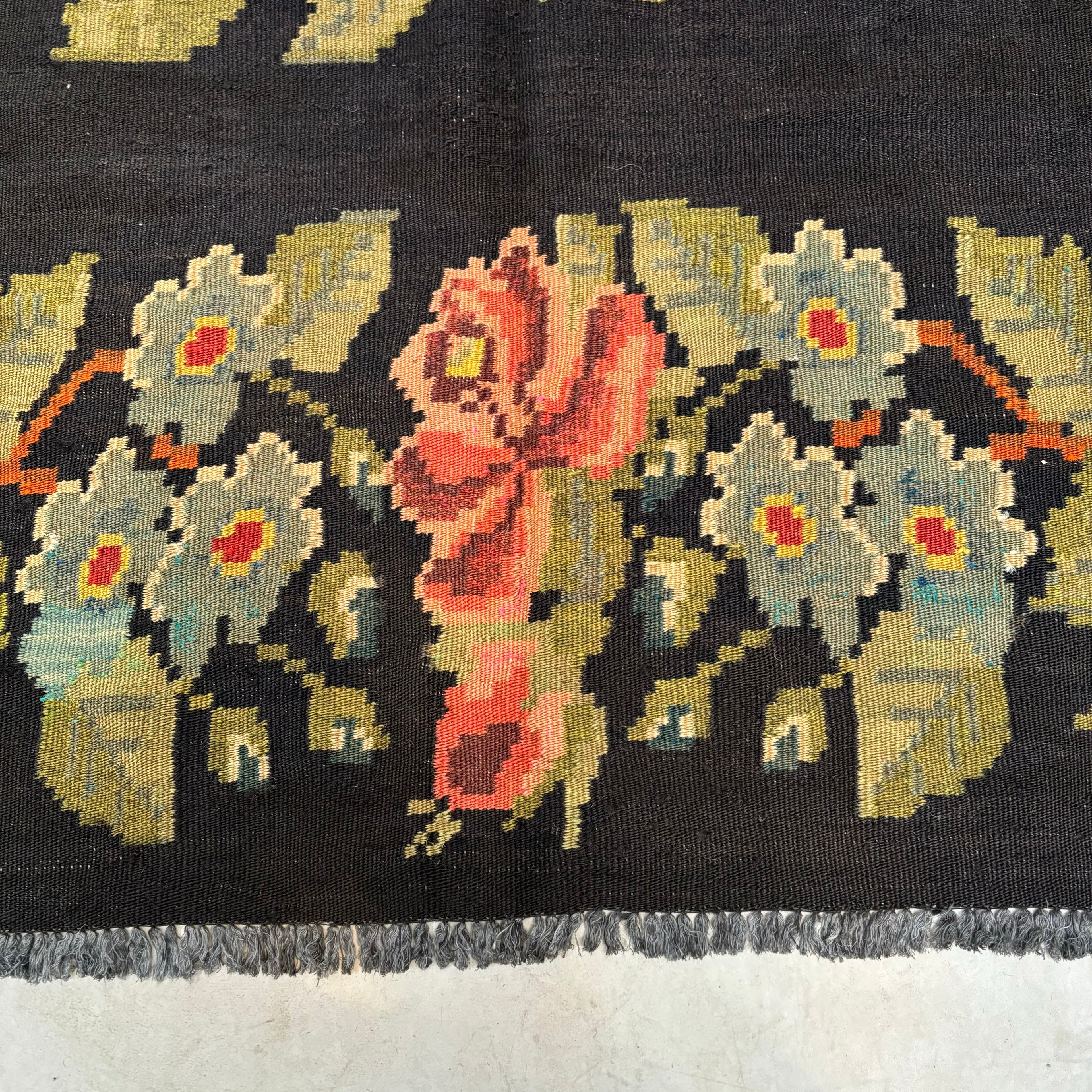 Antique Floral Rug | Layla 153cm x 214cm