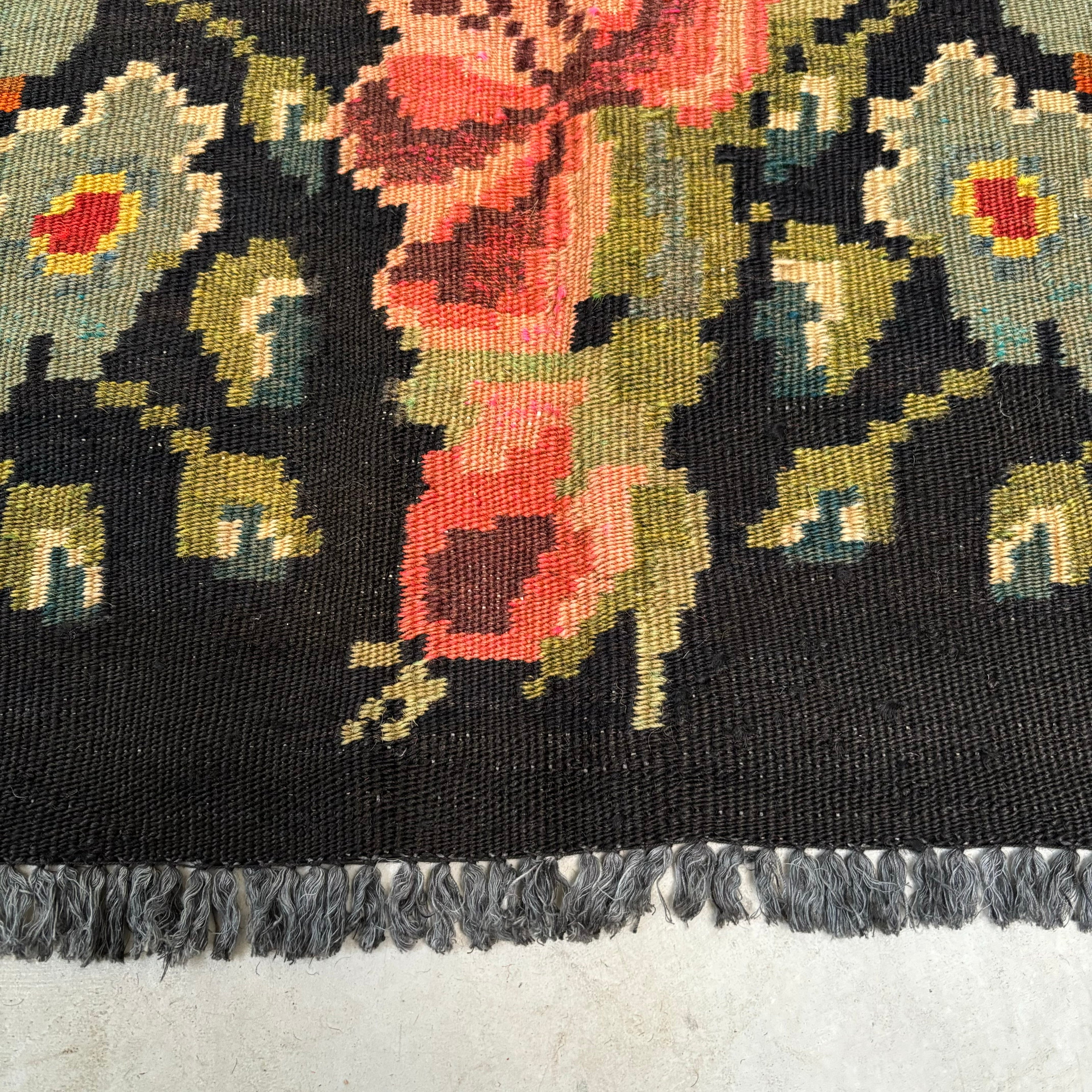 Antique Floral Rug | Layla 153cm x 214cm