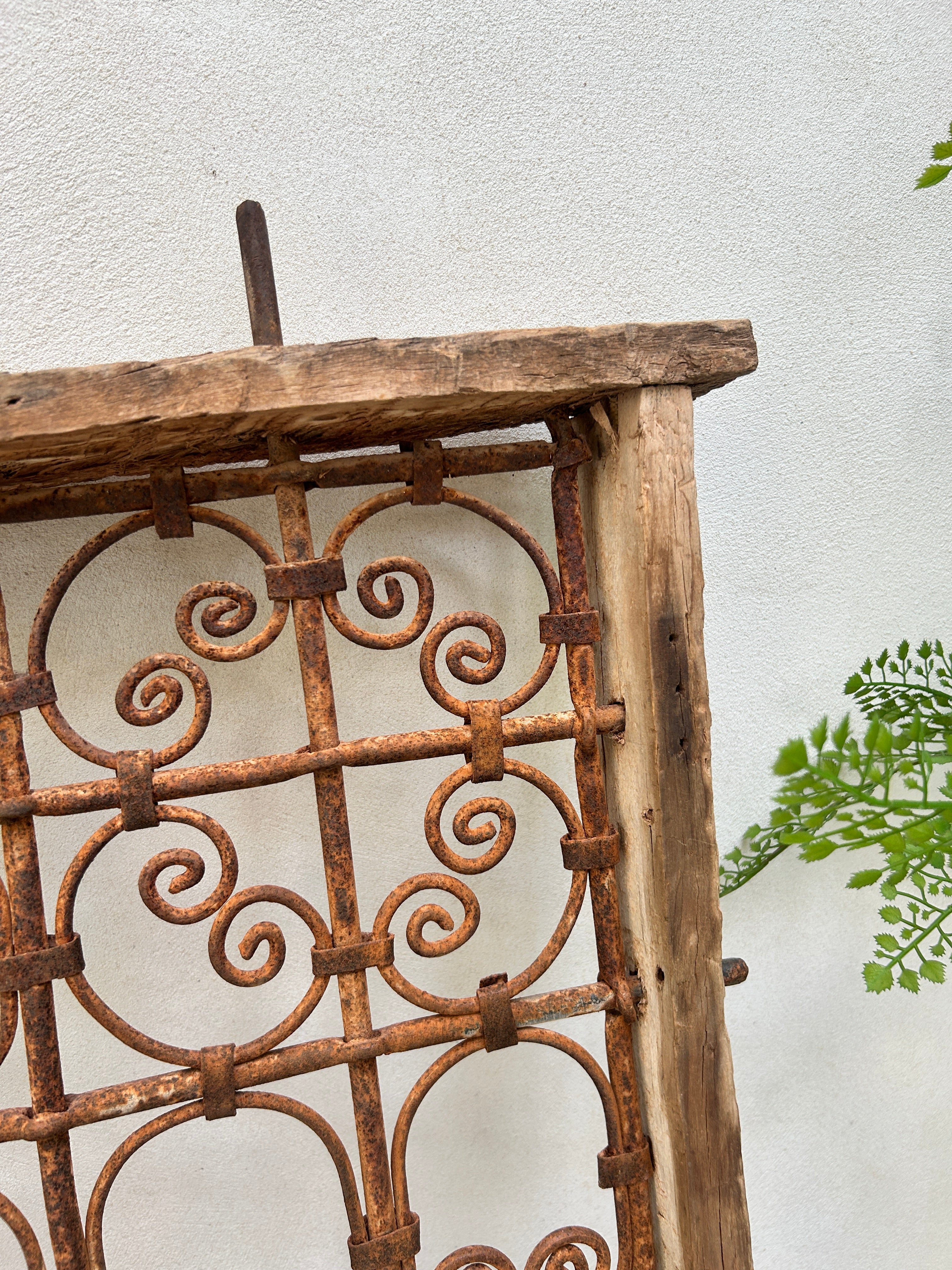 Cast iron antique wooden window grille | Agus
