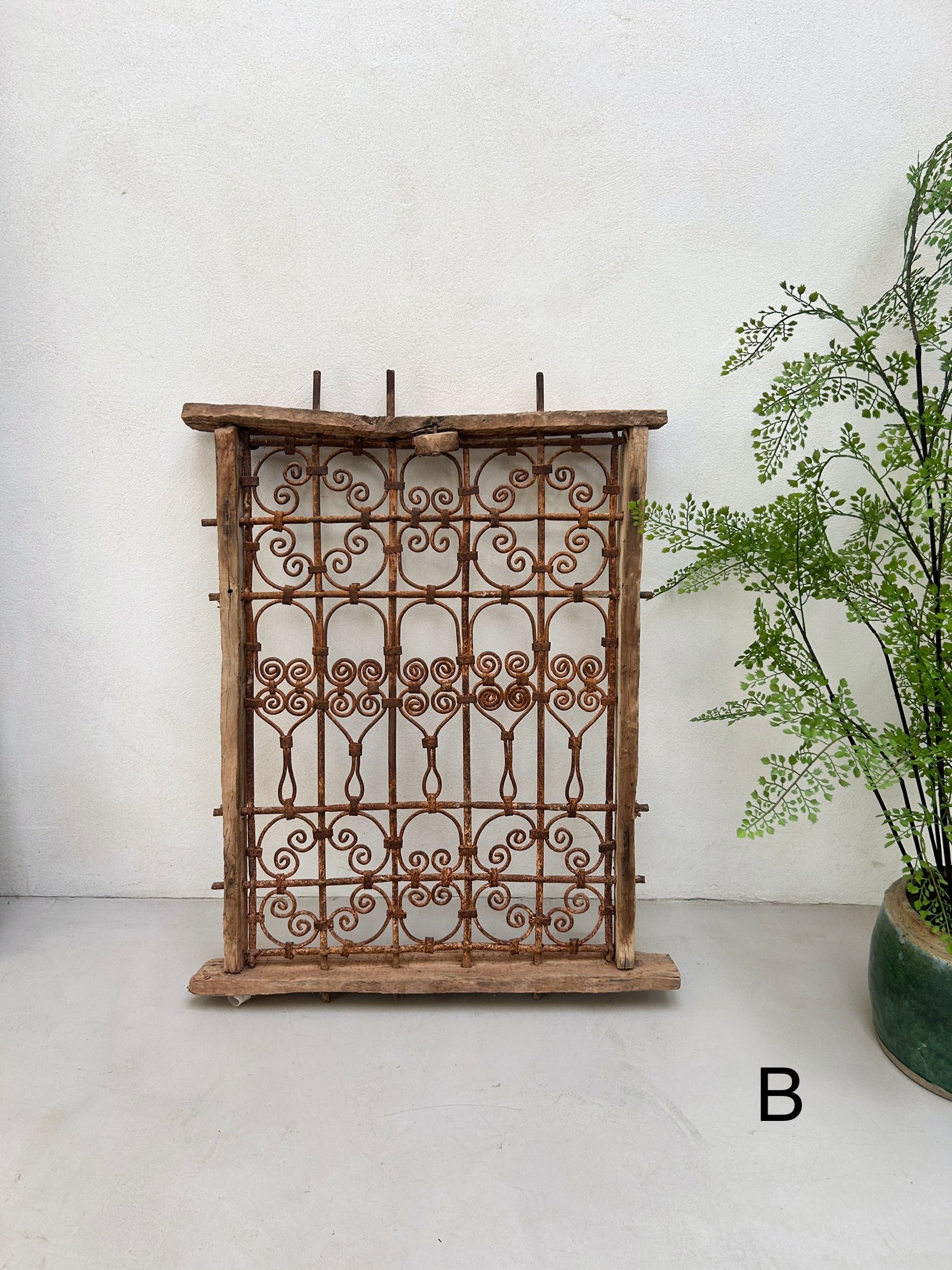 Cast iron antique wooden window grille | Agus