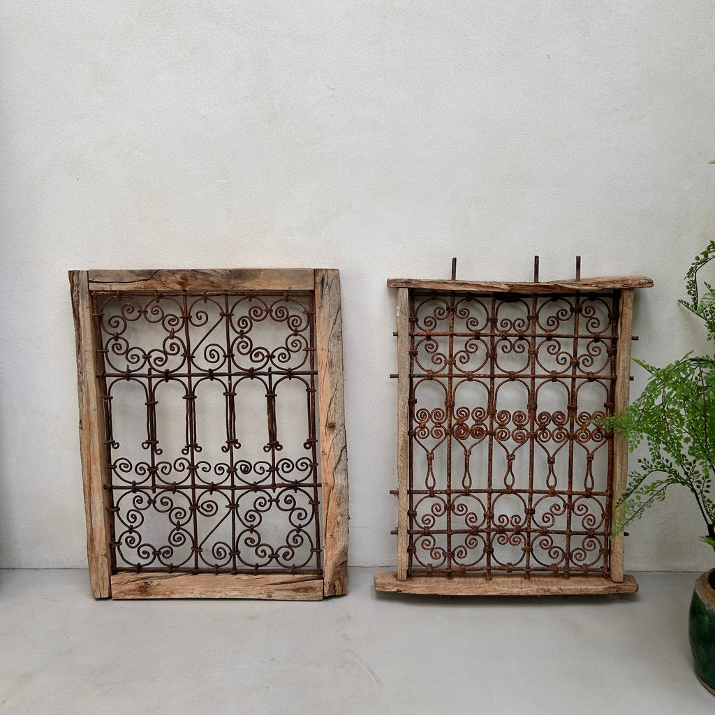 Cast iron antique wooden window grille | Agus