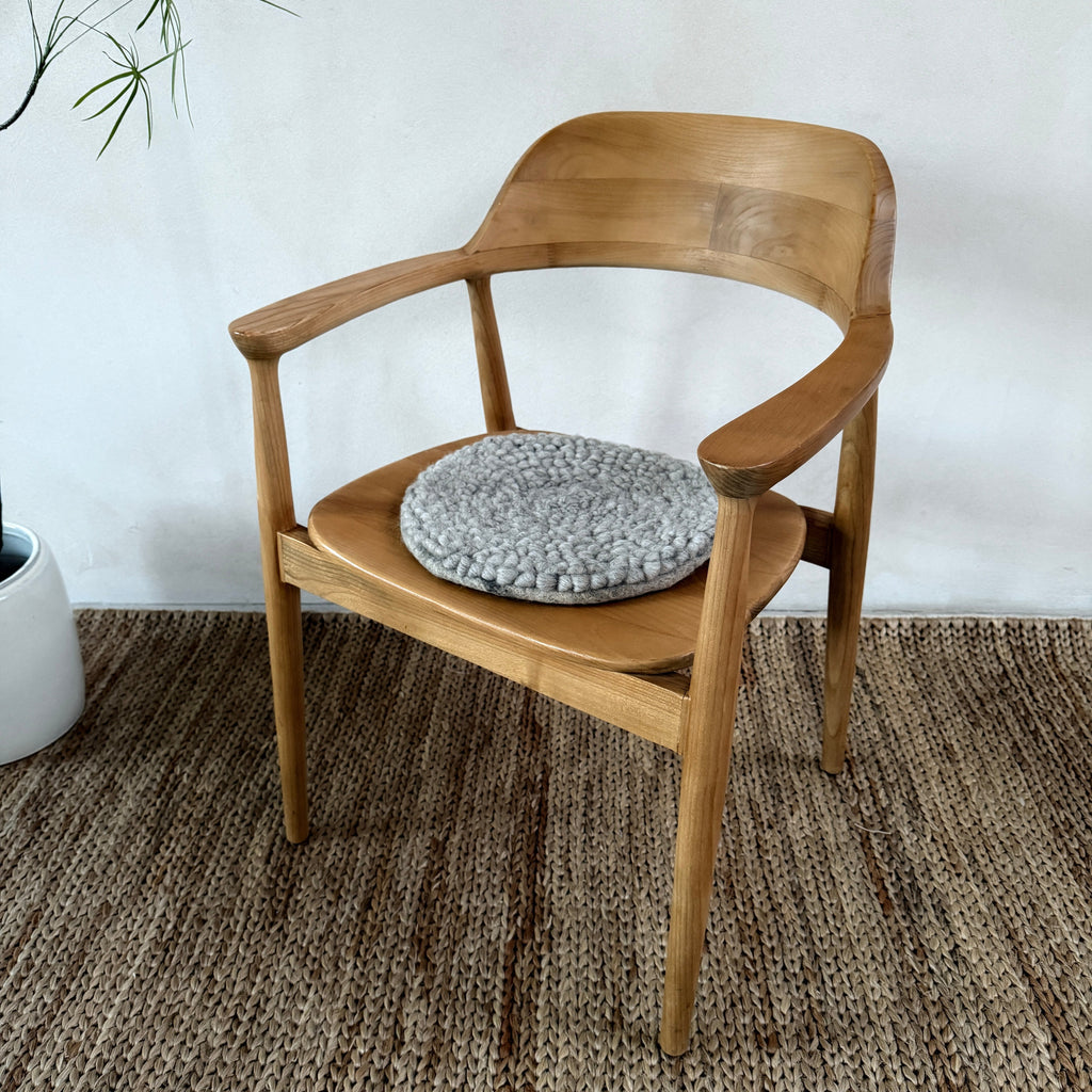 Curled wool seat pad Grey