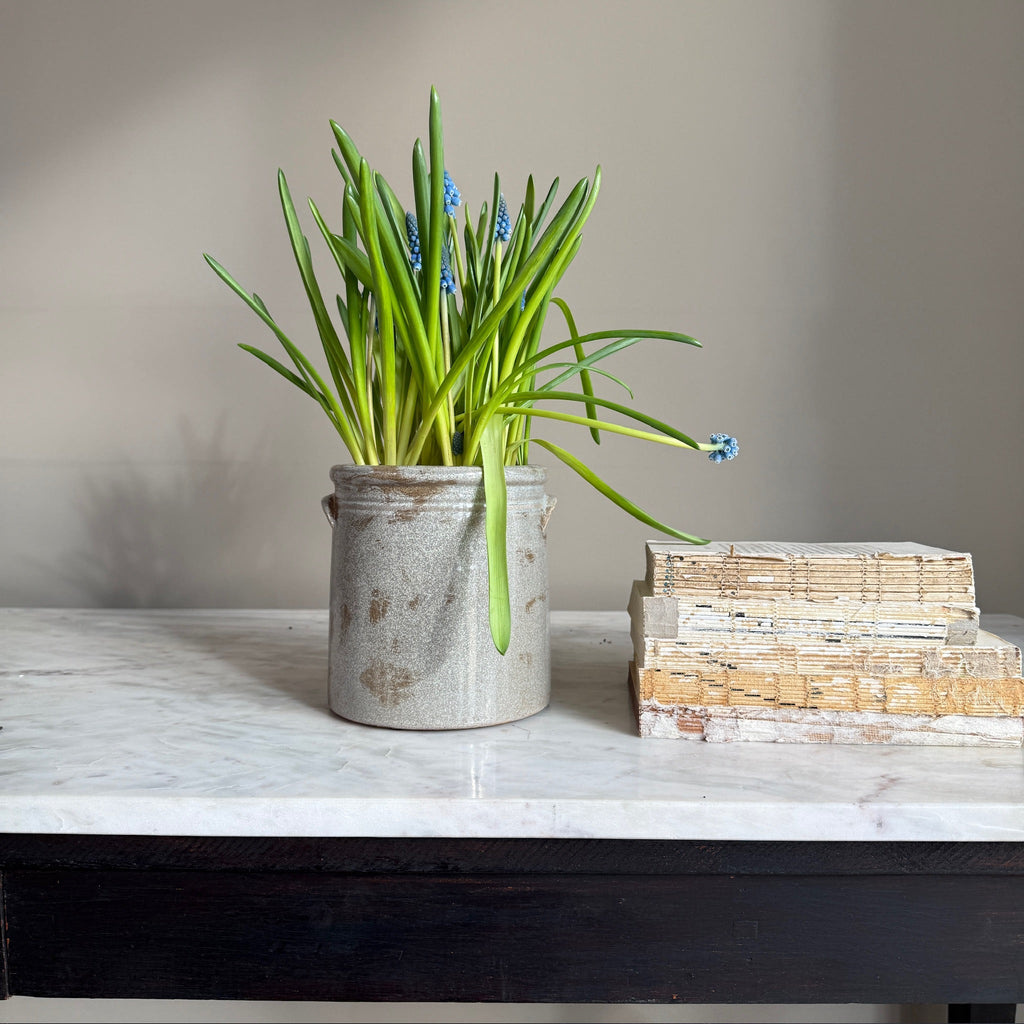 Distressed Grey Confit Pot | Bordeaux