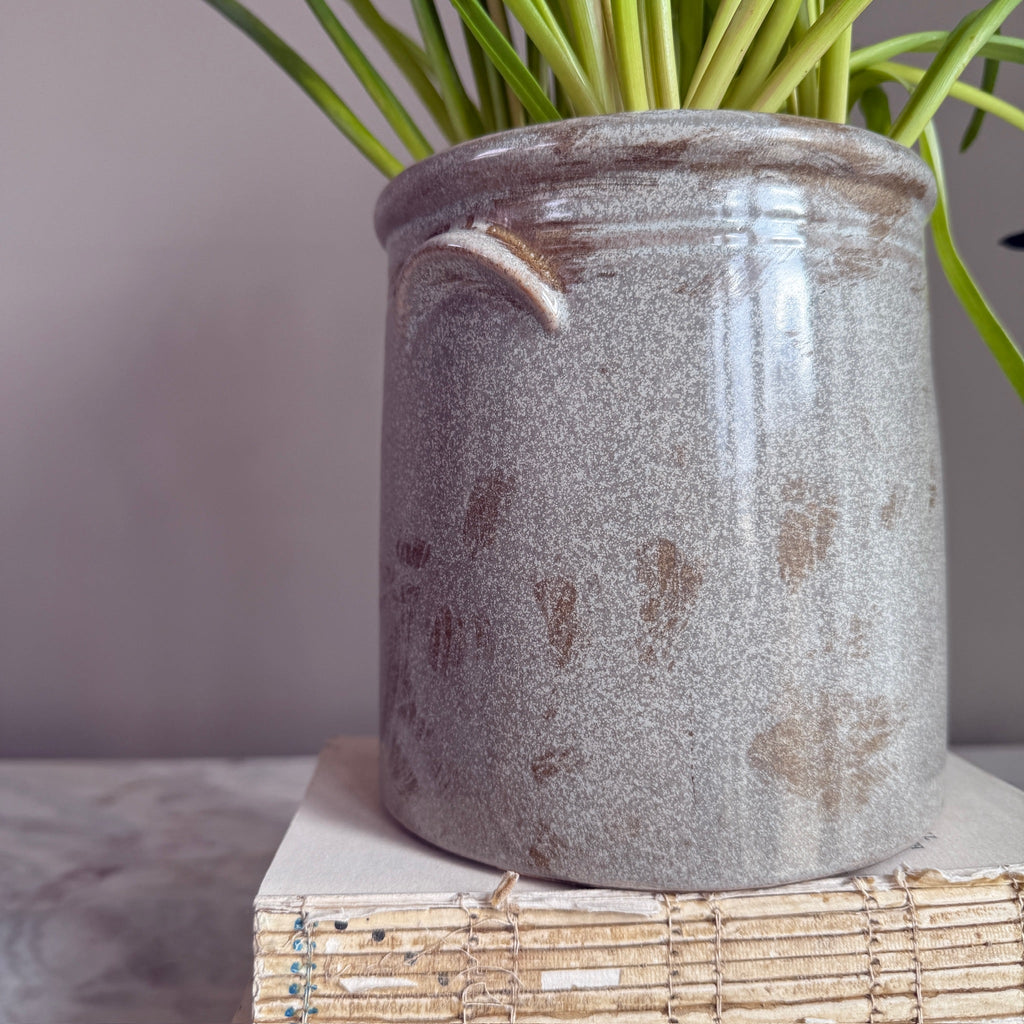 Distressed Grey Confit Pot | Bordeaux