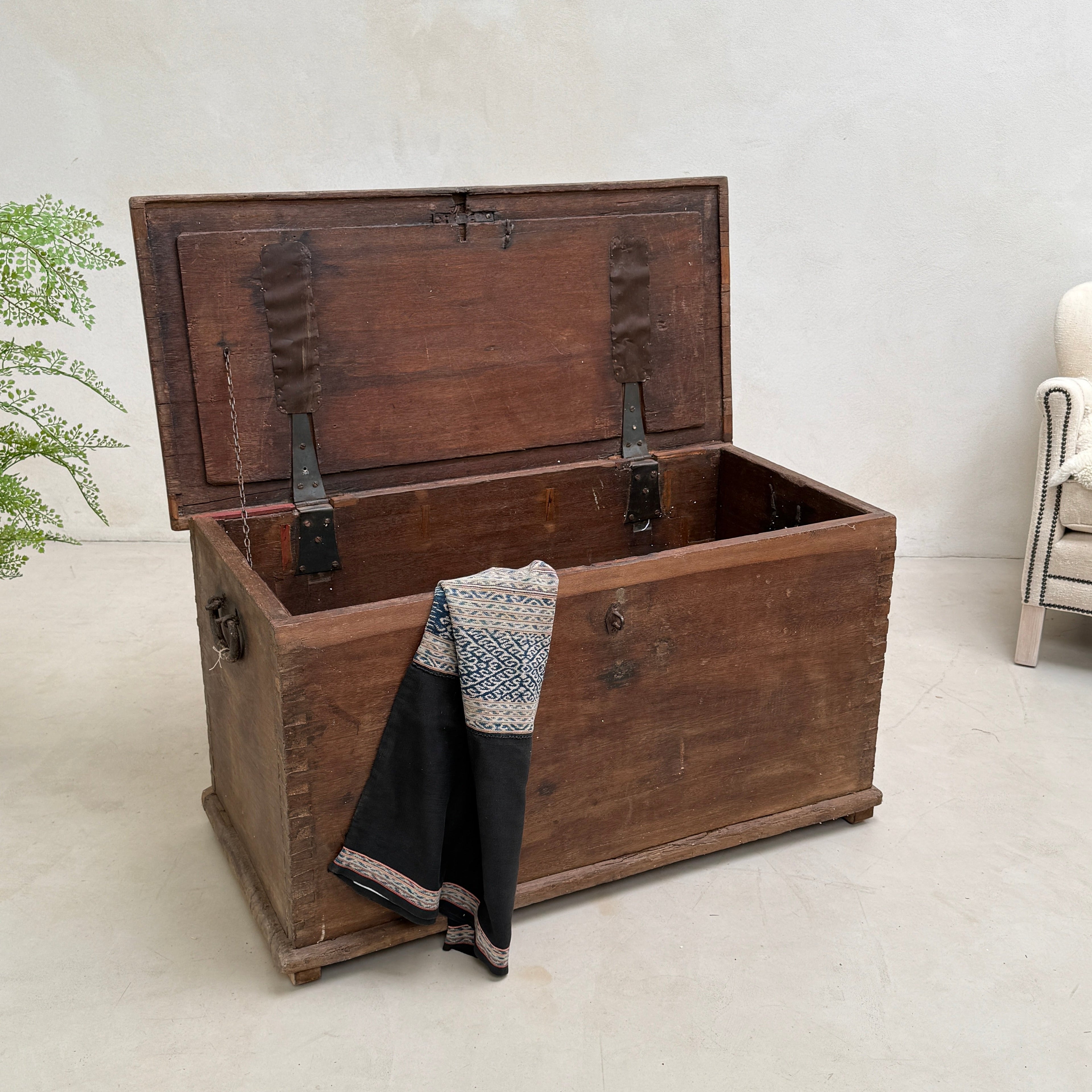 Antique solid teak blanket box storage trunk | Bray