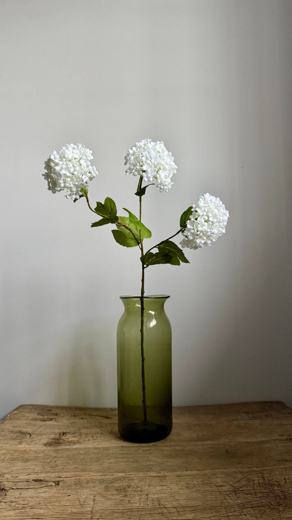Faux snowball spray white 62cm