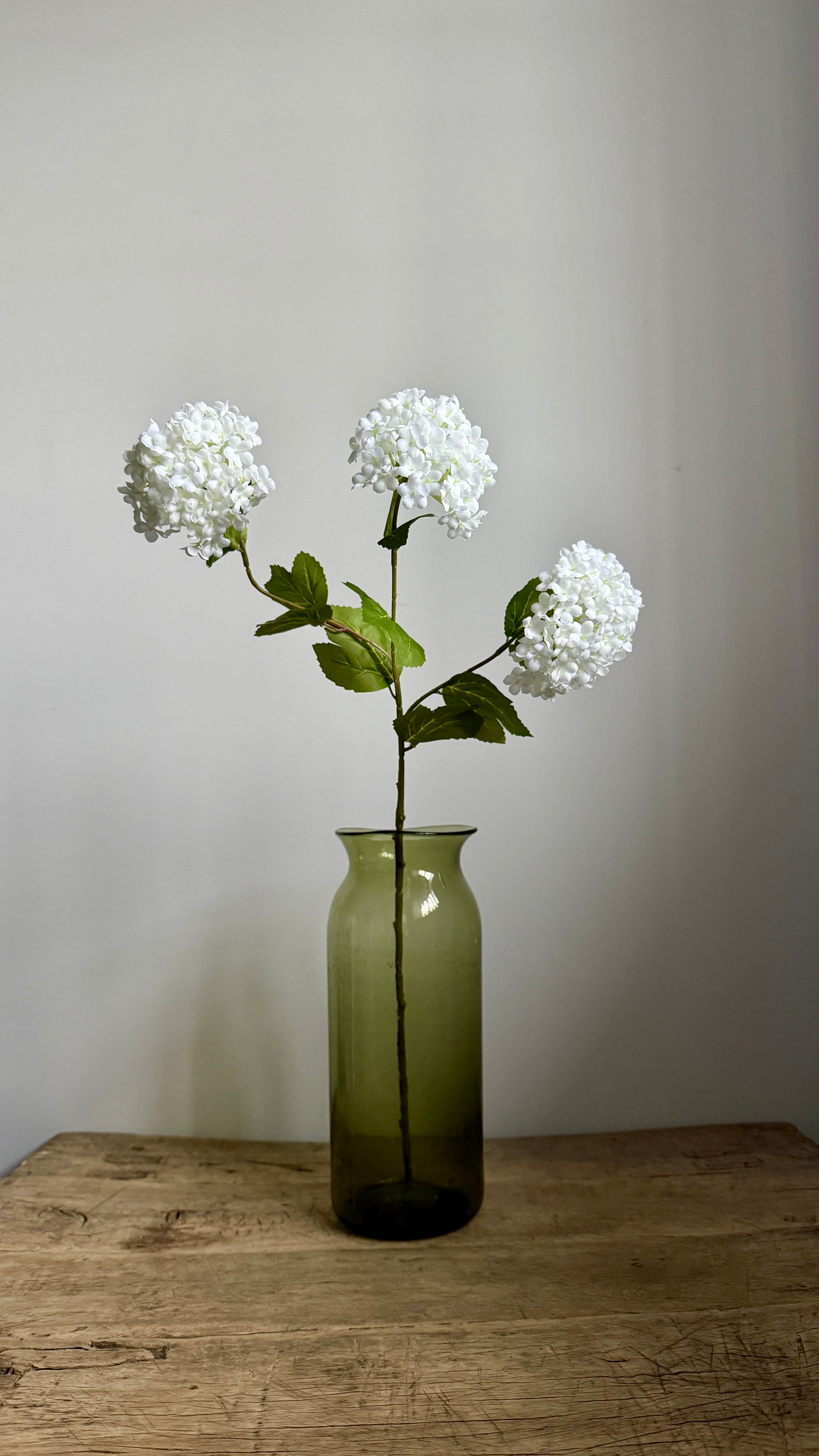 Faux snowball spray white 62cm