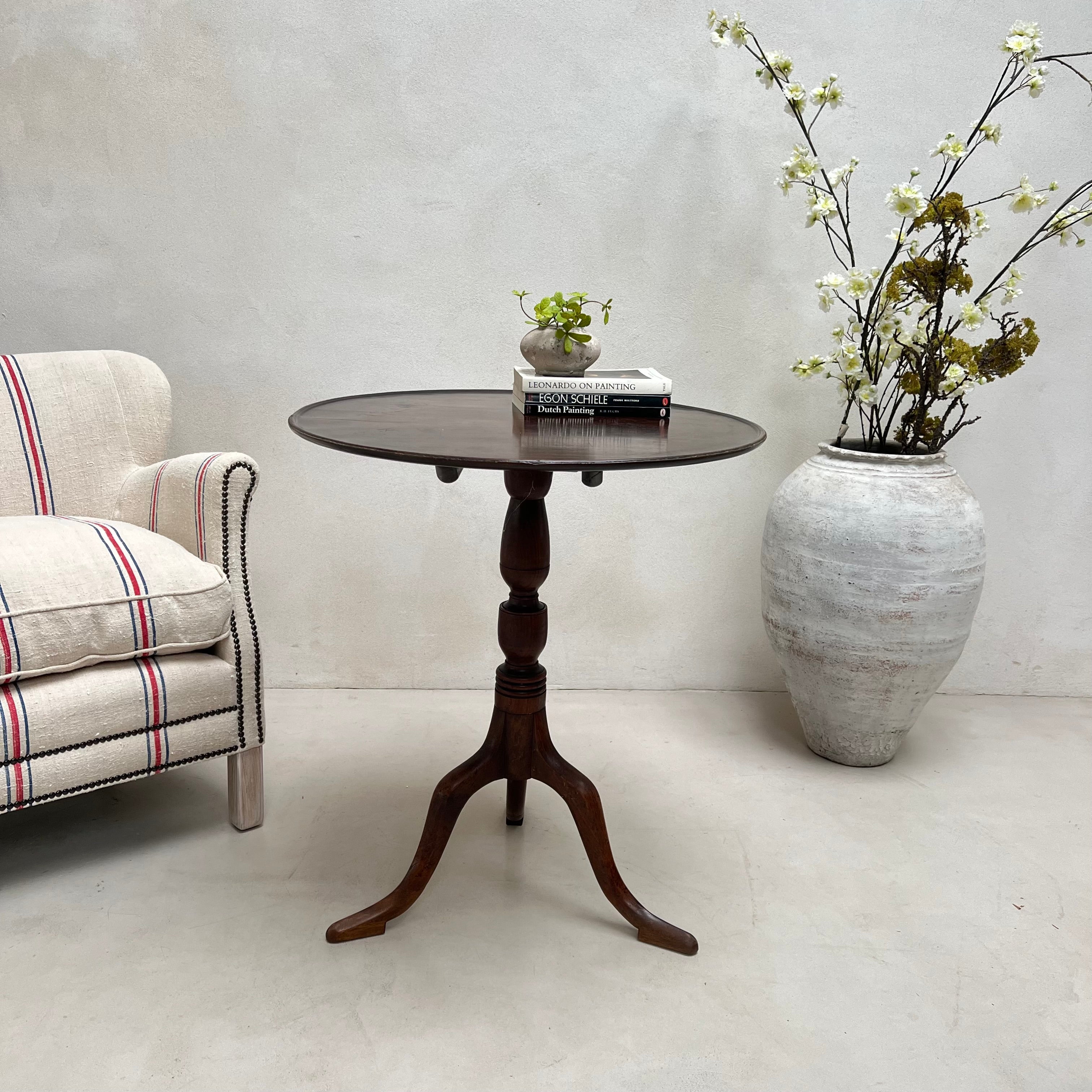 Georgian Mahogany Pedestal Table | George