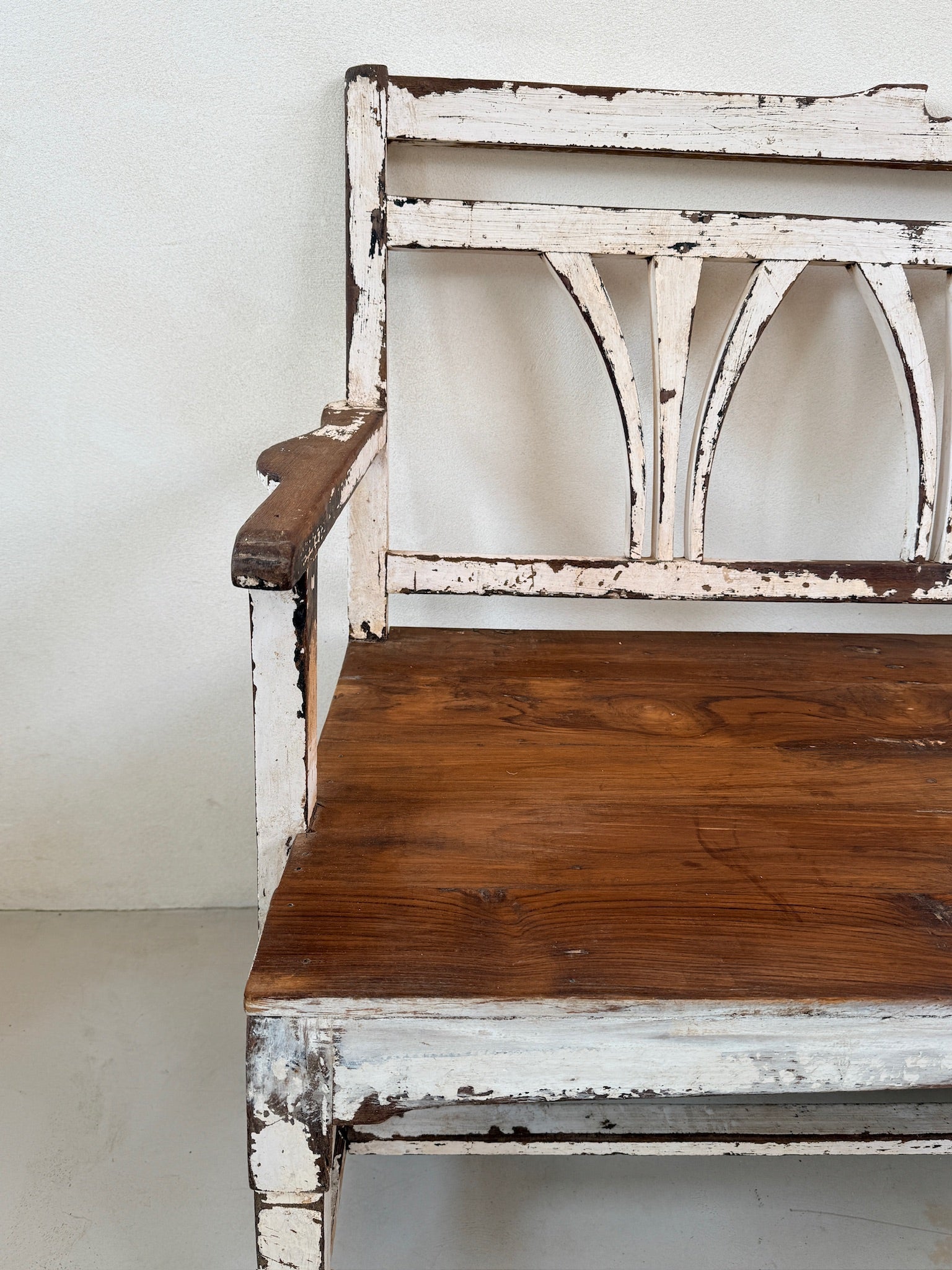Vintage rustic wooden bench | Jessica