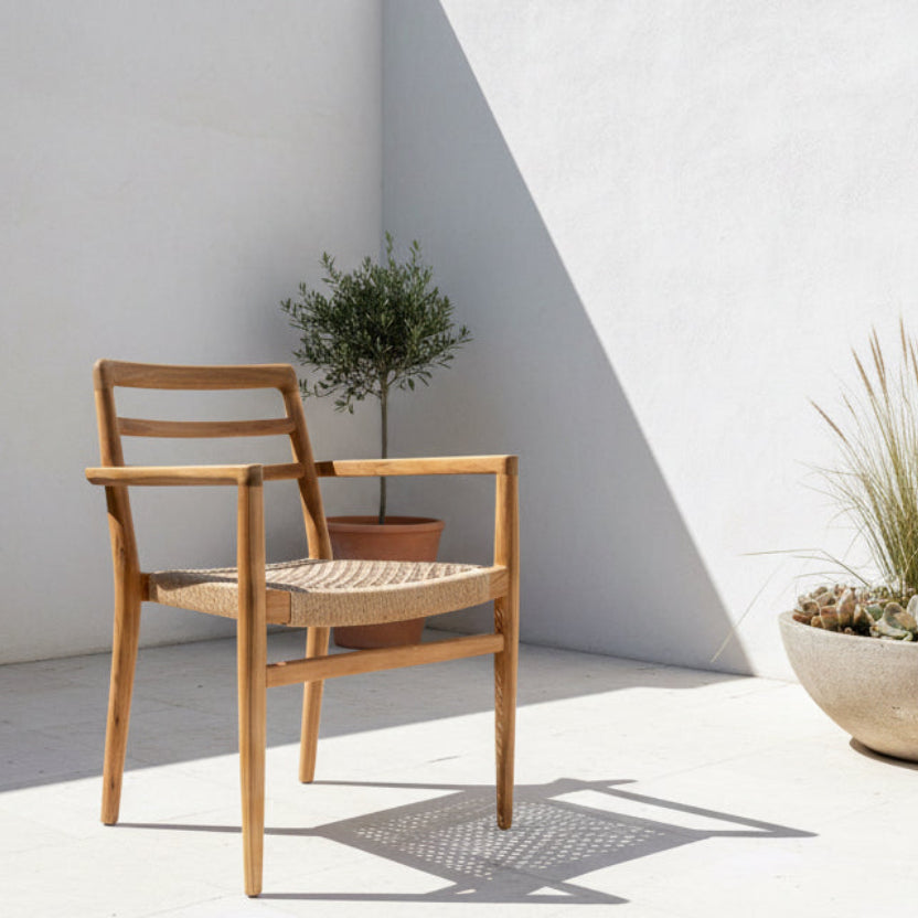 Rustic wood garden dining chair | with arms