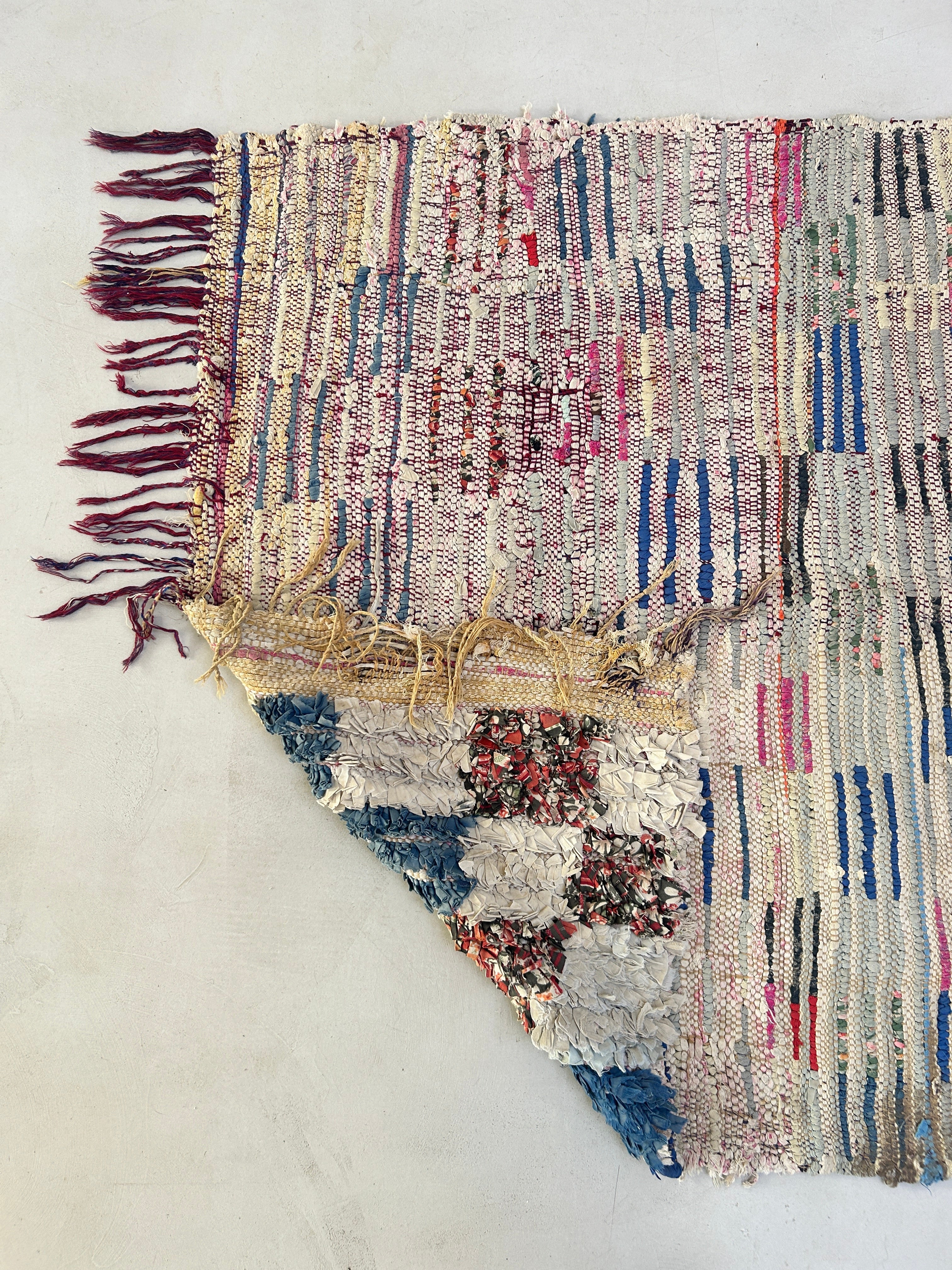 Vintage Moroccan Handmade woven rug | 150 X 100