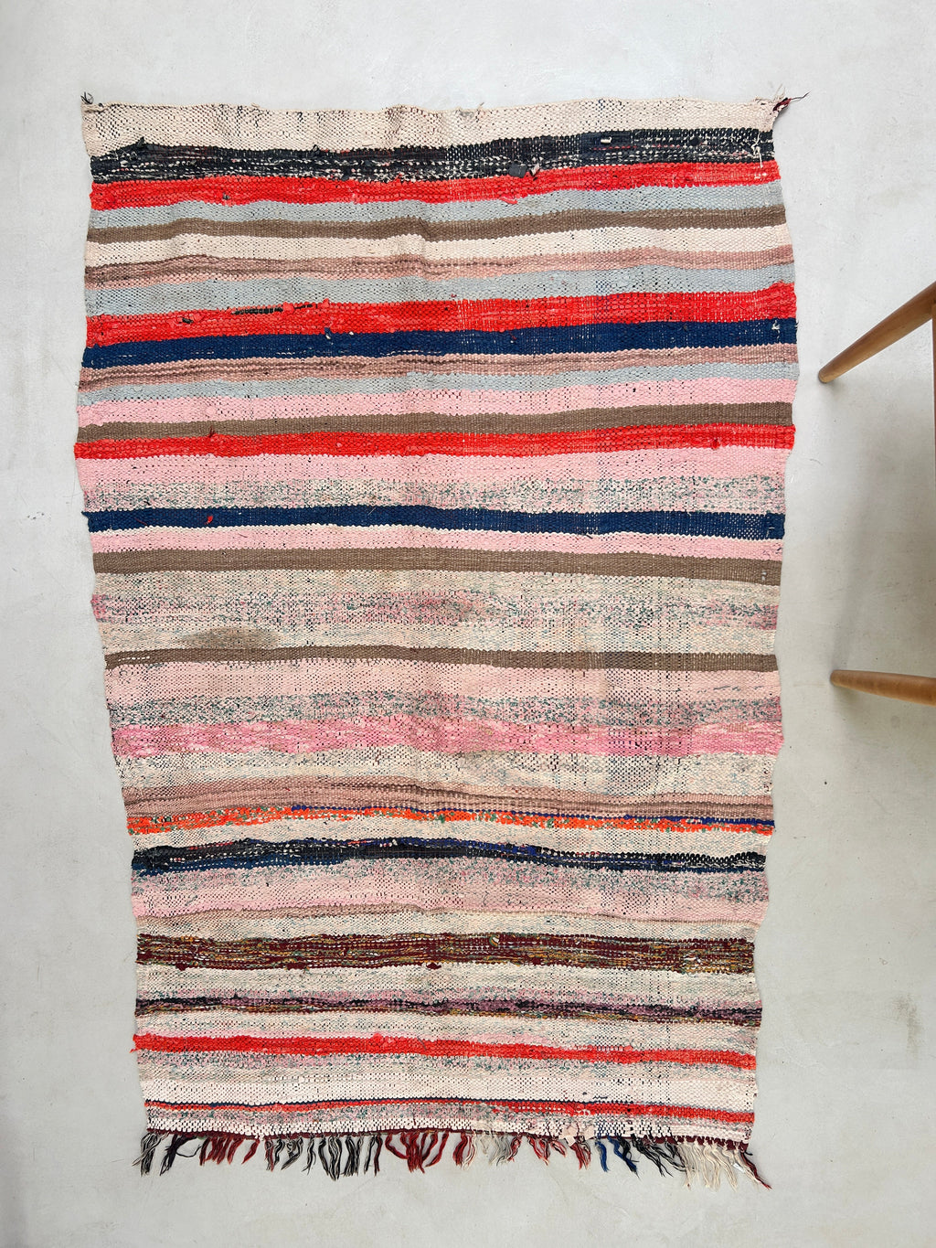 Vintage Moroccan Handmade woven rug | 180 X 123