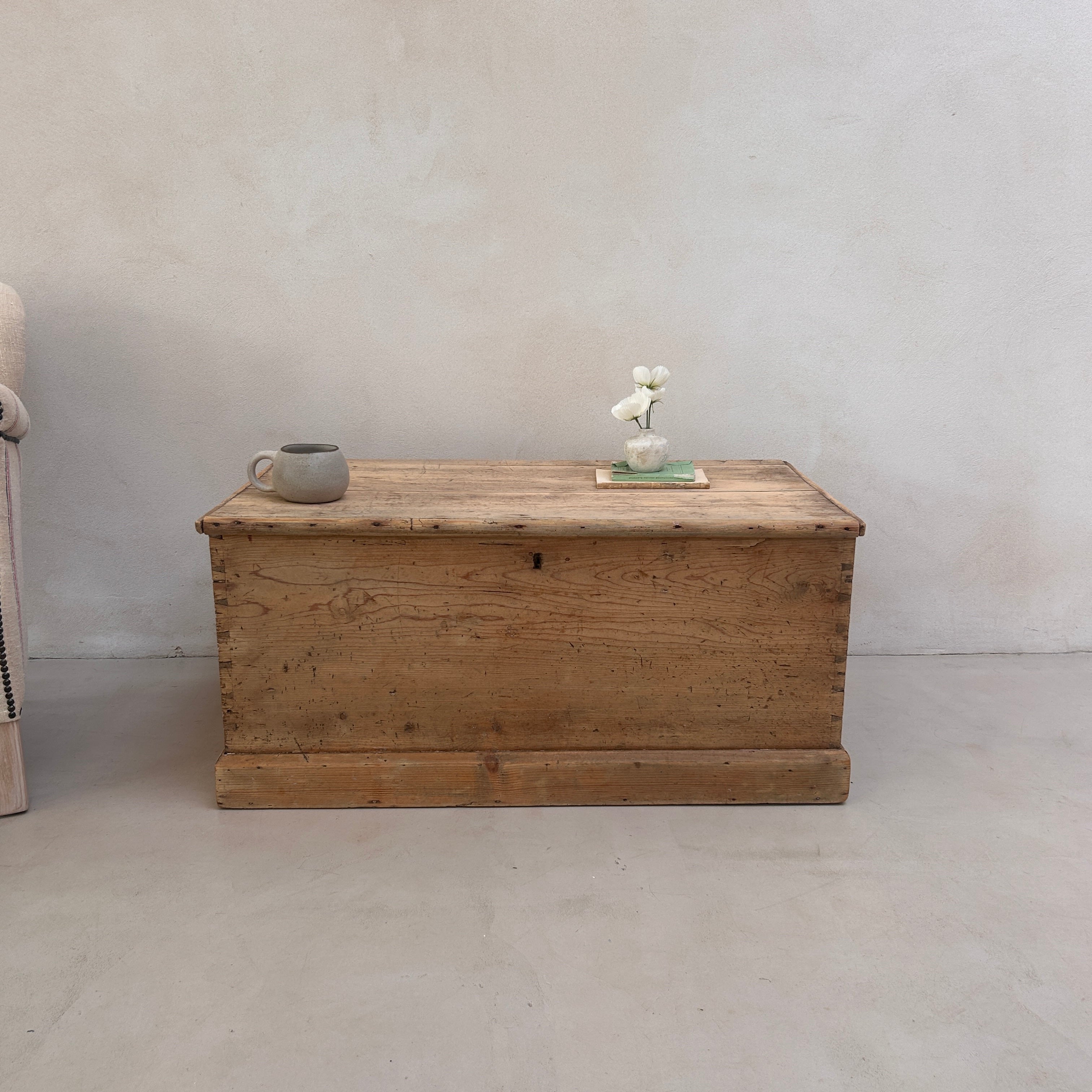 Vintage Blanket Box | Lawrence