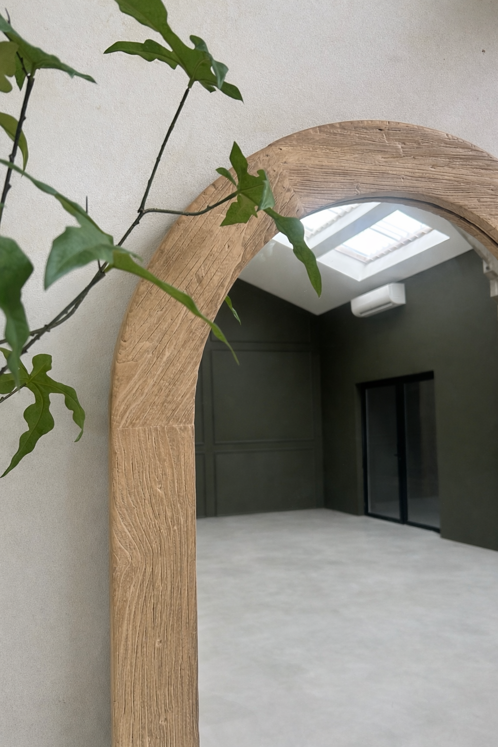 Large hand-carved elm arched rectangular mirror | Iris