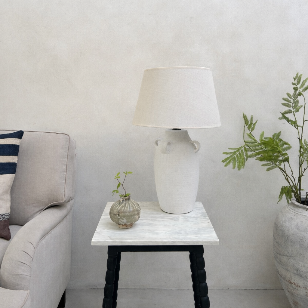 White porcelain table lamp
