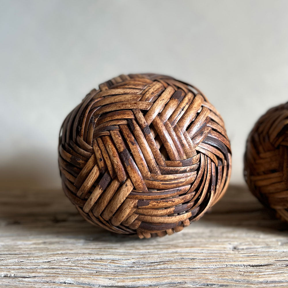Woven willow sphere