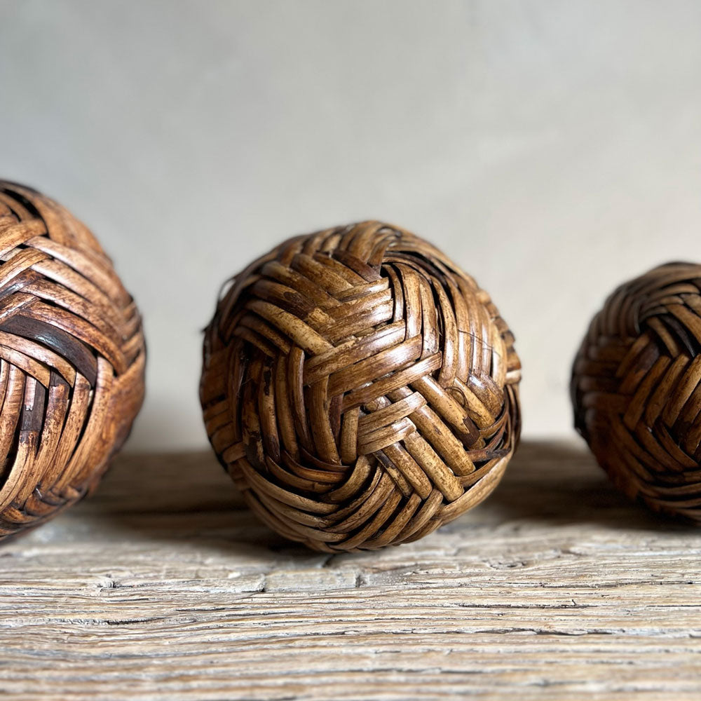 Woven willow sphere