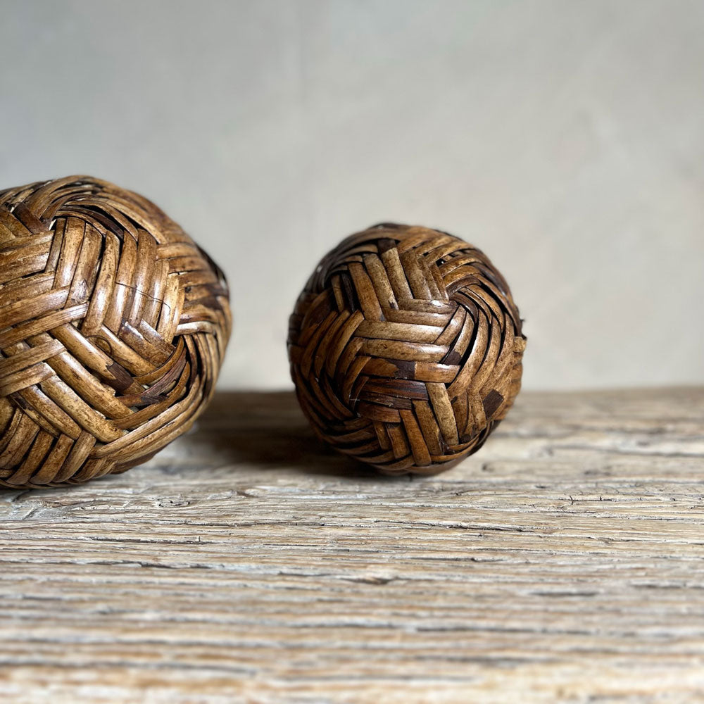 Woven willow sphere